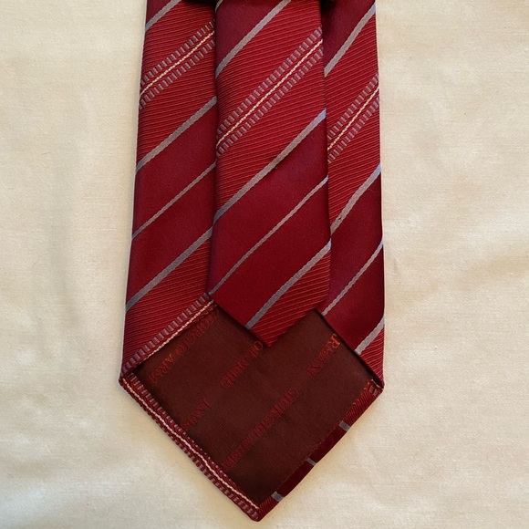 Giorgio Armani 100% Silk Tie Red & Burgundy Stripes w Thin Gray Stripe Accent - Picture 6 of 7
